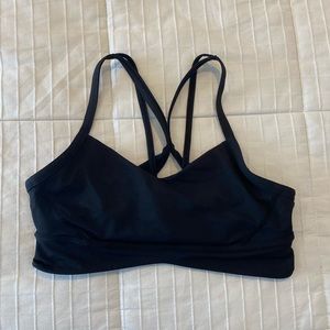 black lululemon sports bra size 4
